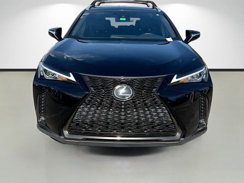 Used 2022 Lexus UX 200 F Sport w/ Accessory Package (Z1) image 8
