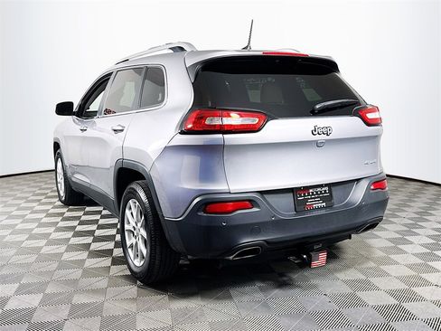 Used 2017 Jeep Cherokee Latitude w/ Safety/Convenience Group image 25