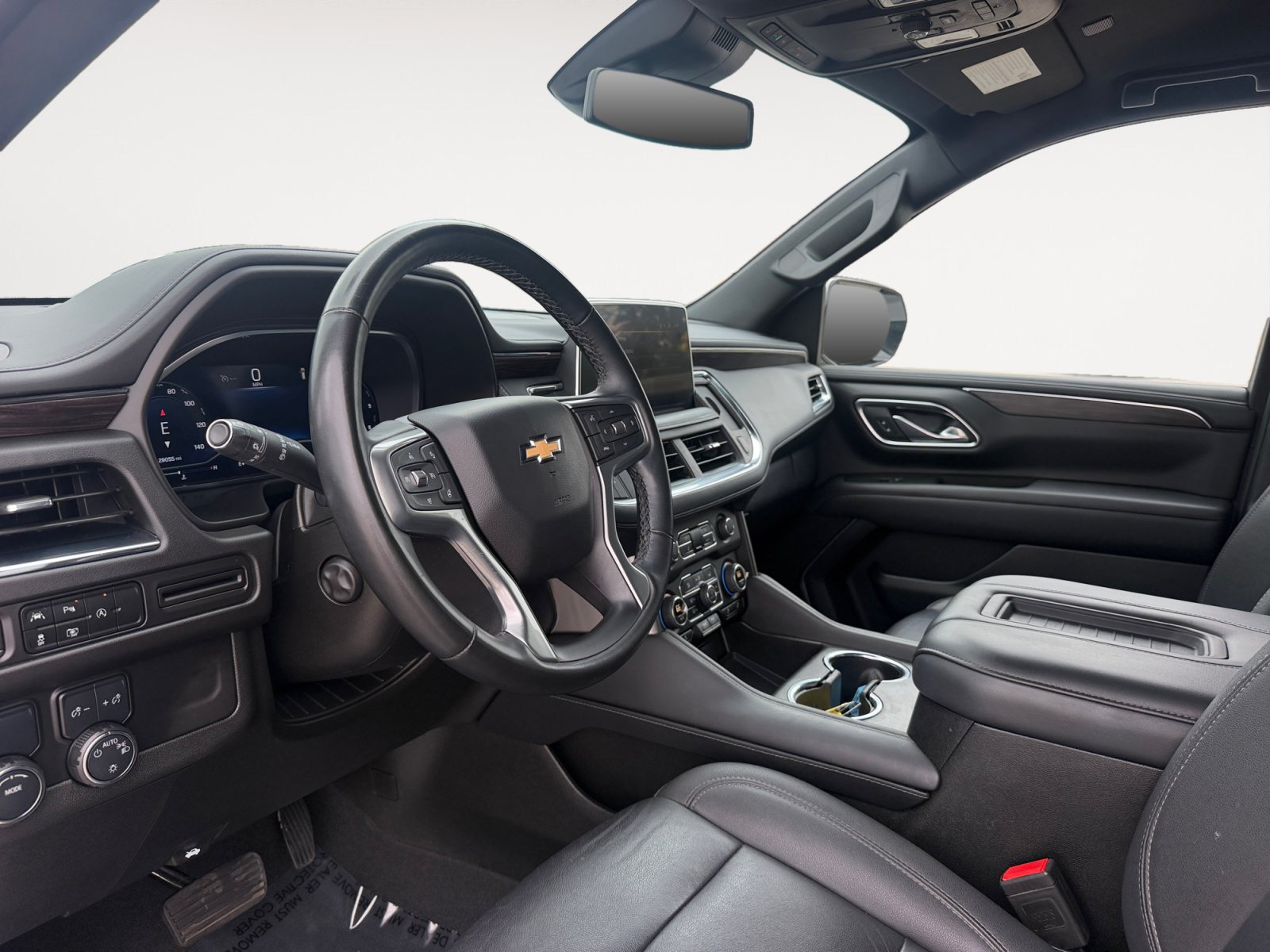 Used 2024 Chevrolet Suburban LT w/ Luxury Package RWD image 19