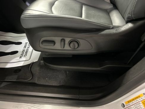 Used 2023 Buick Enclave Essence w/ Experience Buick Package FWD image 13