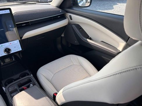 Used 2025 Ford Mustang Mach-E Premium image 15