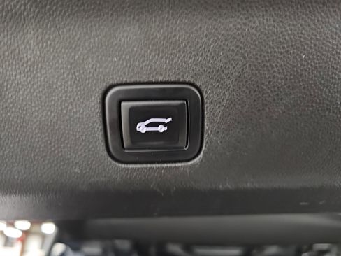 Used 2021 Cadillac Escalade ESV Premium Luxury image 13