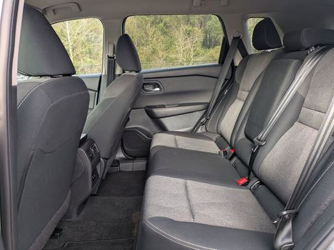 Used 2024 Nissan Rogue SV image 26