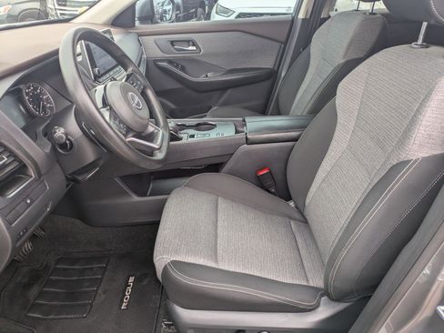 Used 2023 Nissan Rogue SV image 10