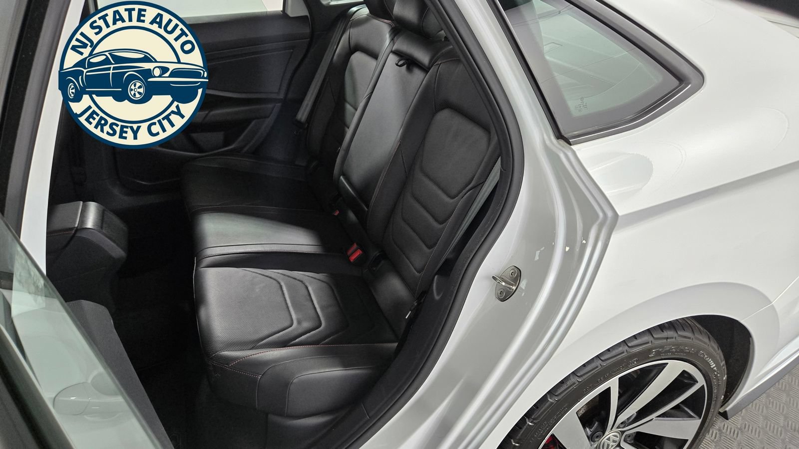 Used 2019 Volkswagen Jetta GLI Autobahn FWD image 29
