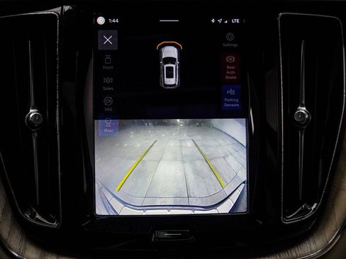 Used 2023 Volvo XC60 B5 Plus w/ Protection Package Premier FWD image 23