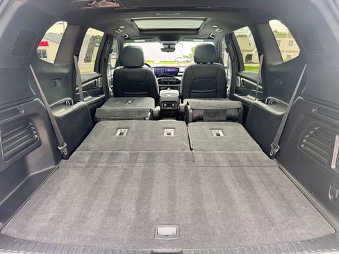 Used 2025 Buick Enclave Avenir w/ Super Cruise Package AWD/4WD image 7