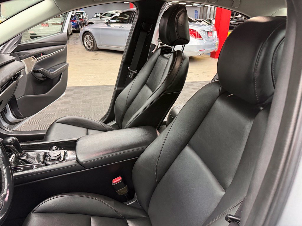 Used 2020 MAZDA MAZDA3 Sedan w/ Preferred Package FWD image 34