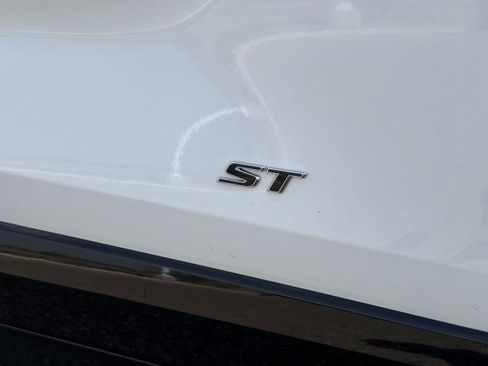 New 2026 Buick Encore GX Sport Touring image 13