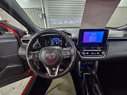 Certified 2023 Toyota Corolla Cross XSE w/ Convenience Package image 17