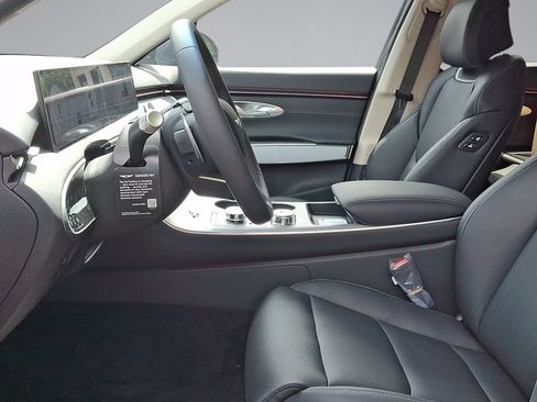 New 2026 Genesis GV70 2.5T Select AWD/4WD image 16