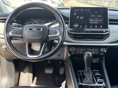 Used 2022 Jeep Compass Latitude AWD/4WD image 7