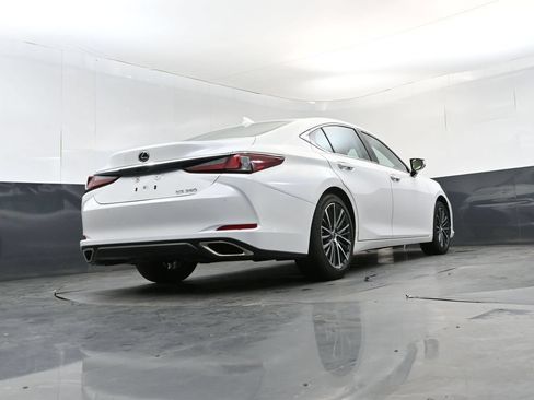 Used 2024 Lexus ES 350 w/ Premium Package FWD image 23