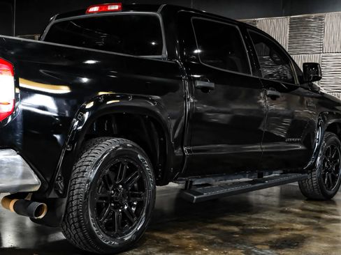 Used 2019 Toyota Tundra SR5 w/ SR5 Upgrade Package AWD/4WD image 13