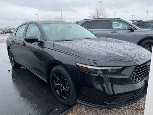 New 2025 Honda Accord SE image 3