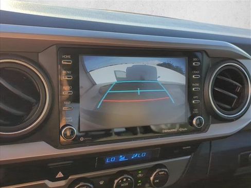 Used 2022 Toyota Tacoma SR5 RWD image 18
