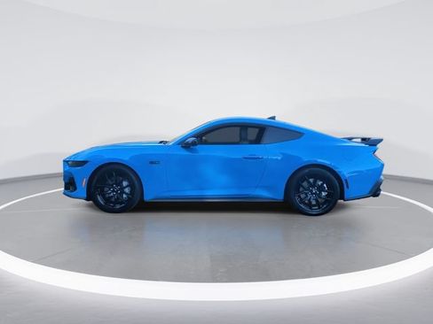 Used 2025 Ford Mustang GT RWD image 5