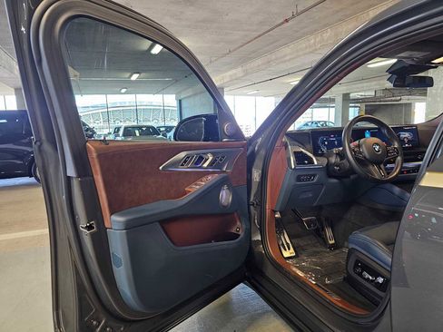 Used 2023 BMW XM AWD/4WD image 30