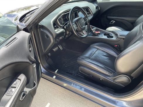 Used 2018 Dodge Challenger GT image 5