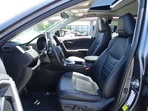 Used 2023 Toyota RAV4 XLE Premium AWD/4WD image 17