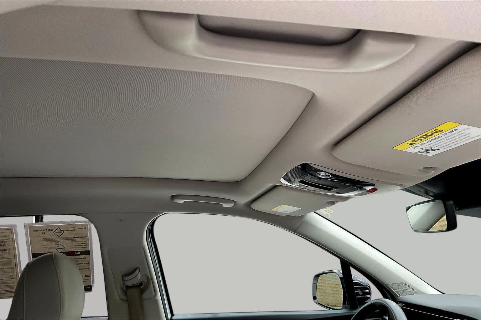 Used 2023 Kia Sorento EX w/ Panoramic Sunroof Package FWD image 14