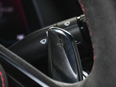 Used 2024 Chevrolet Corvette Stingray Premium Conv w/ Z51 Performance Package RWD image 38