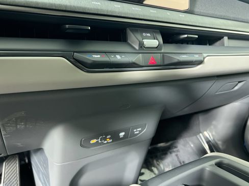 New 2026 Kia EV9 Wind AWD/4WD image 24