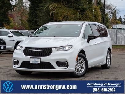 Used 2024 Chrysler Pacifica Touring-L