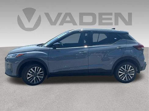 Used 2024 Nissan Kicks SV FWD image 4