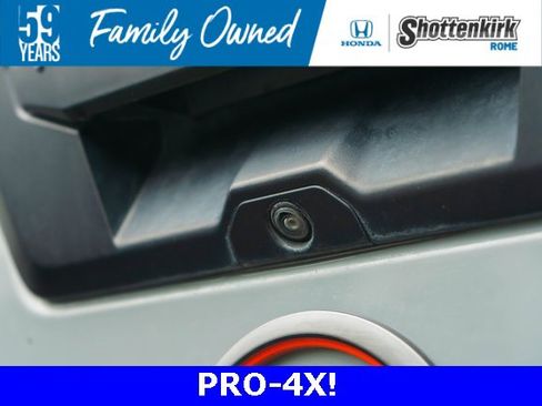 Used 2023 Nissan Frontier PRO-4X w/ Technology Package image 18