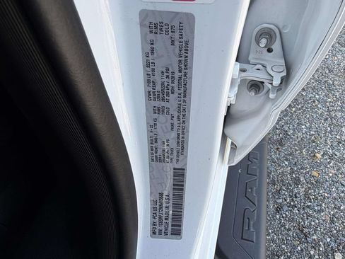 Used 2022 RAM 1500 Laramie AWD/4WD image 30