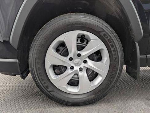 Used 2025 Toyota RAV4 LE FWD image 28