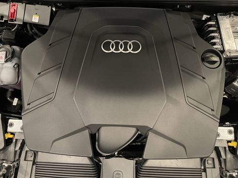 Used 2025 Audi Q8 Premium Plus image 26