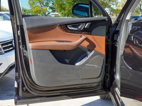 Used 2019 Audi Q7 3.0T Prestige w/ Prestige Package image 13