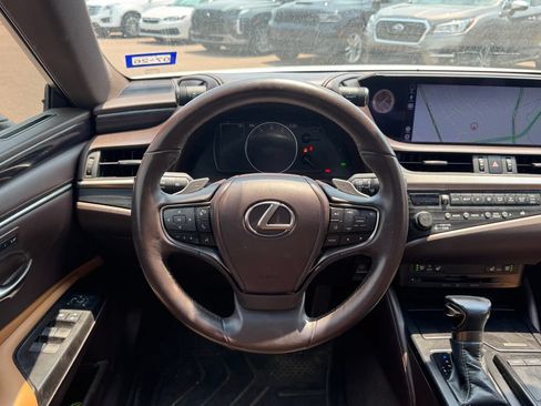 Used 2019 Lexus ES 350 w/ Premium Package FWD image 11