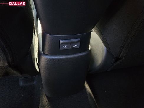 New 2025 Nissan Kicks Play S image 12