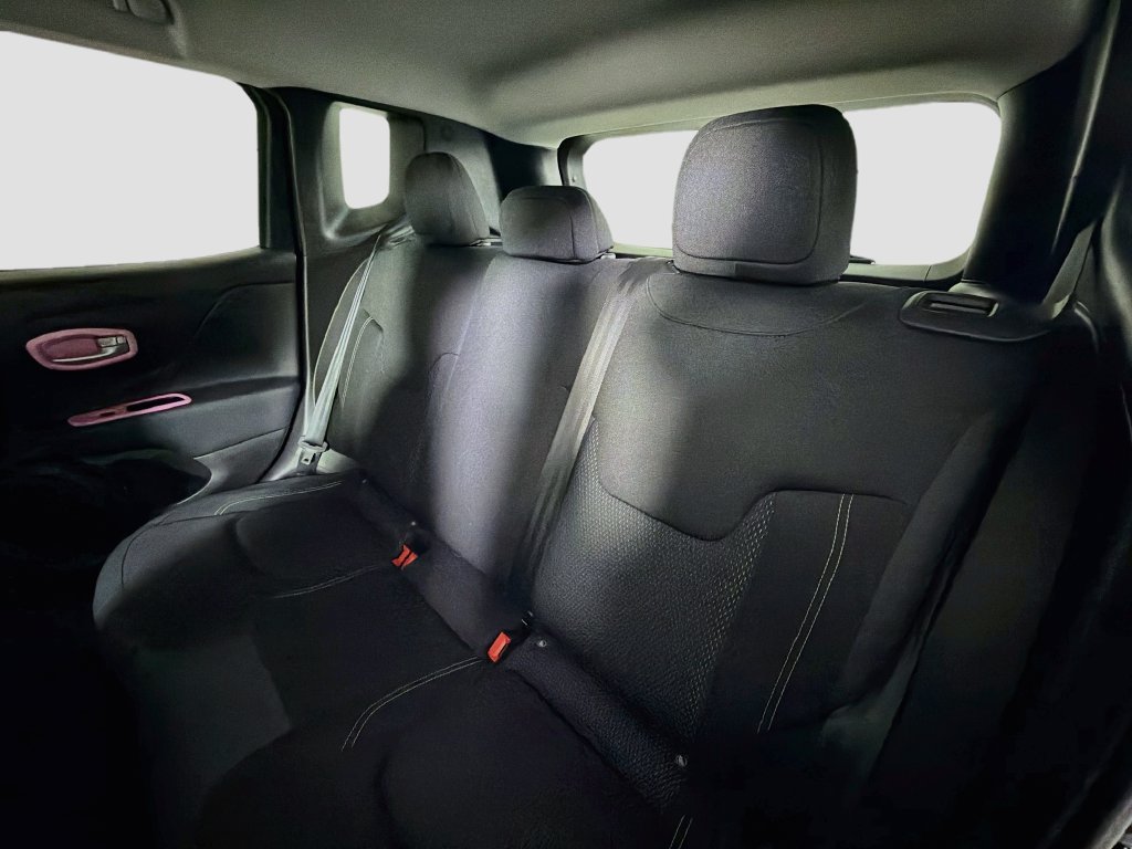 Used 2023 Jeep Renegade Latitude w/ Premium Group AWD/4WD image 25