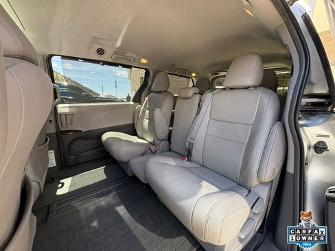 Used 2015 Toyota Sienna XLE w/ XLE Navigation Package FWD image 25