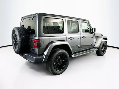 Used 2022 Jeep Wrangler Sahara image 9