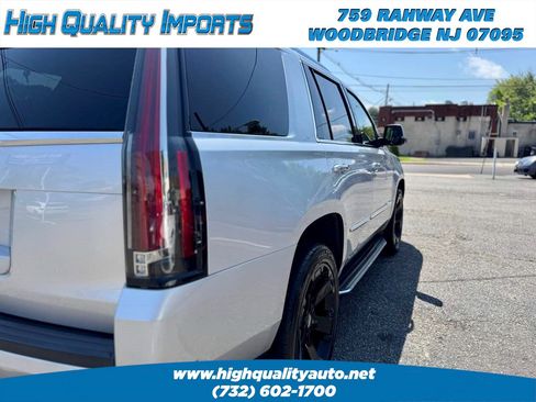 Used 2018 Cadillac Escalade Luxury AWD/4WD image 11