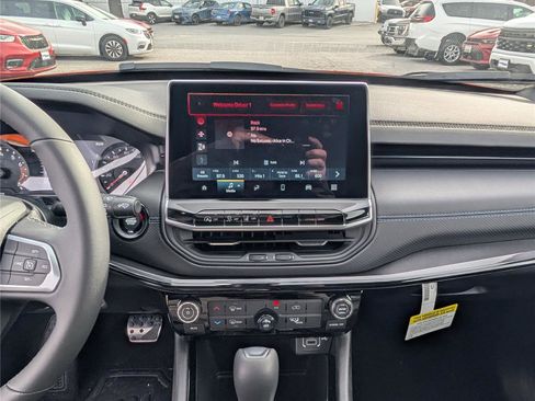 New 2026 Jeep Compass Latitude image 13