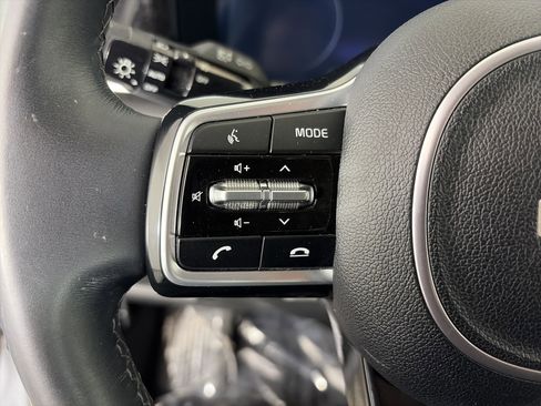Certified 2023 Kia Sorento SX AWD/4WD image 36