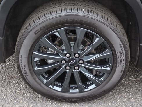 Used 2023 Chevrolet Traverse RS w/ LPO, 'HIT The Road' Package AWD/4WD image 11