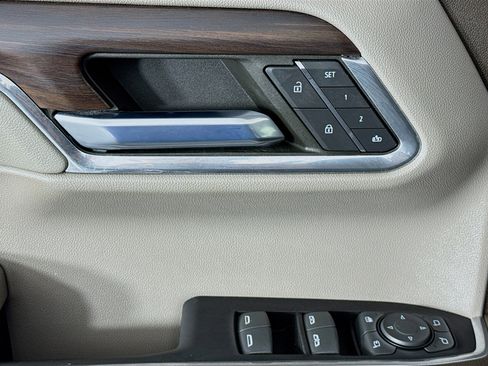 Used 2022 GMC Sierra 1500 SLT image 23