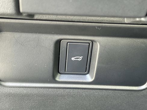 Used 2025 Land Rover Discovery Sport Dynamic SE AWD/4WD image 21