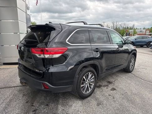 Used 2019 Toyota Highlander XLE AWD/4WD image 6