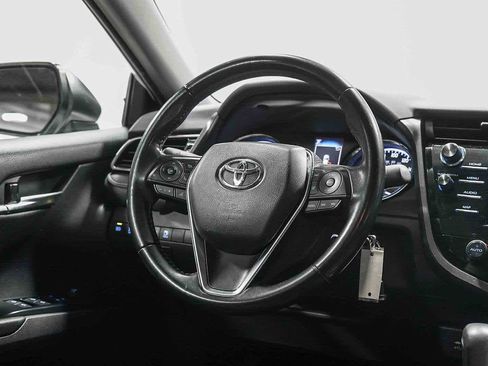Used 2019 Toyota Camry SE image 17