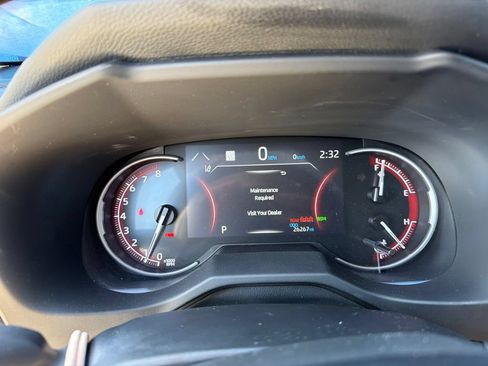 Used 2024 Toyota RAV4 XLE w/ Convenience Package FWD image 2