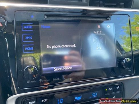 Used 2017 Toyota Corolla SE w/ SE Premium Package FWD image 11