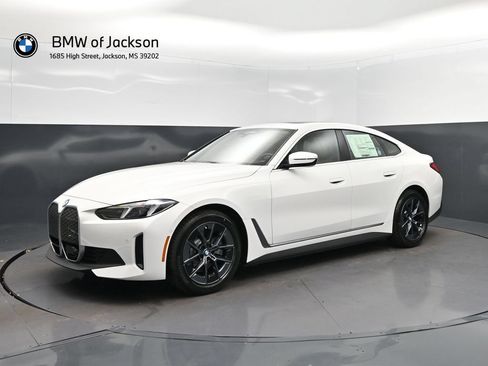 New 2026 BMW i4 eDrive40 w/ Premium Package RWD image 3